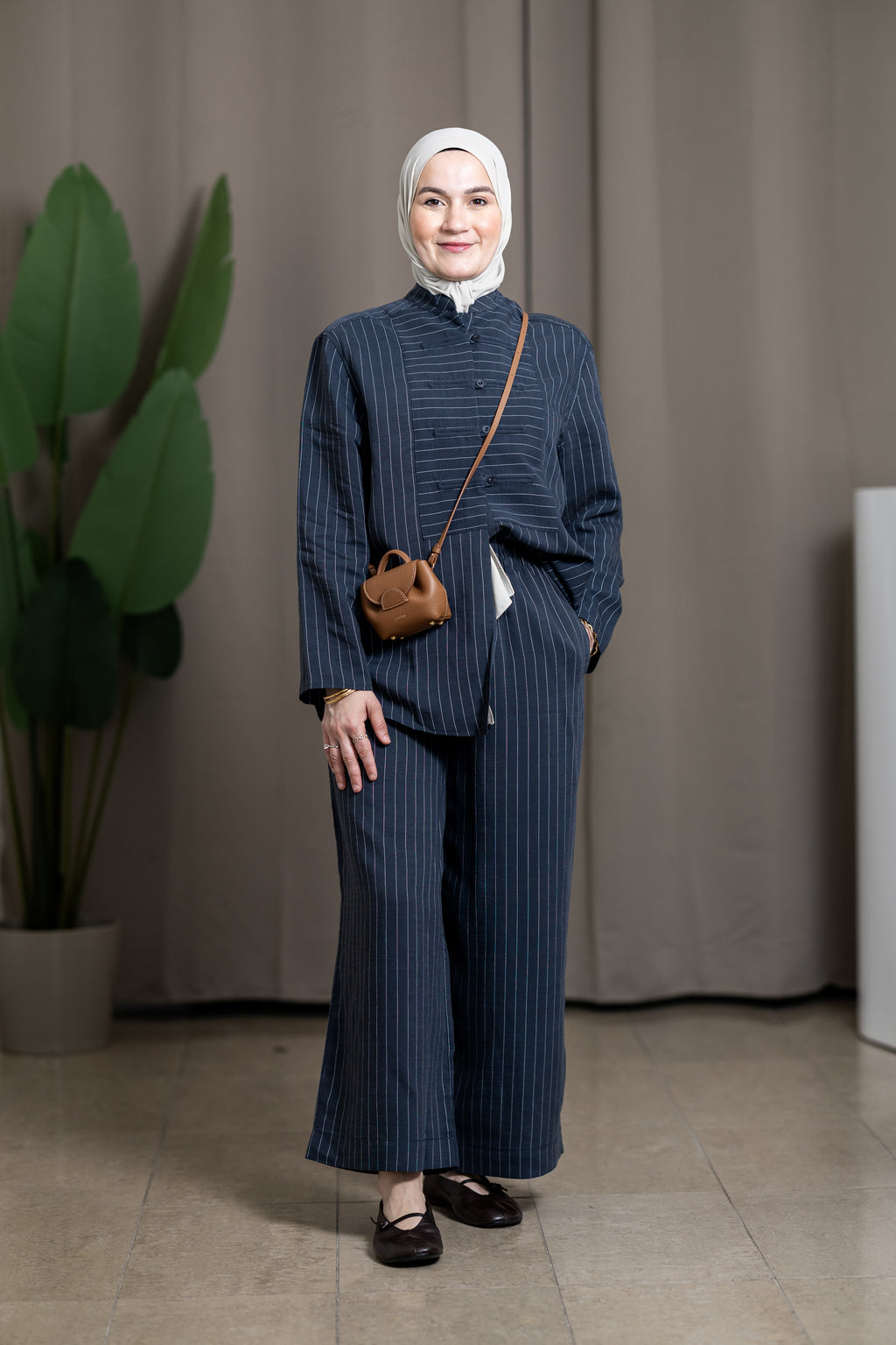 Ensemble chemise et pantalon rayé bleu marine