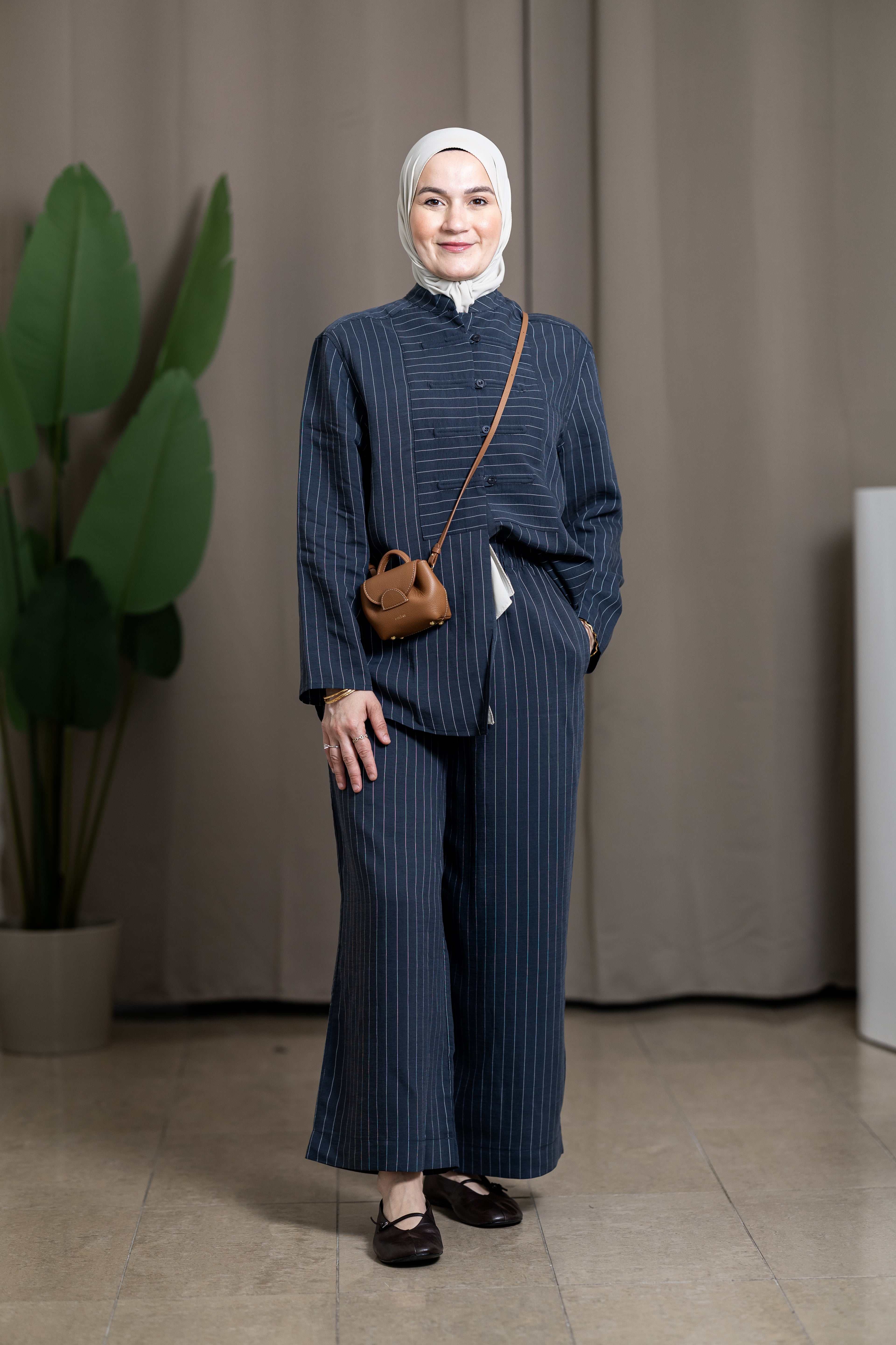 Ensemble chemise et pantalon rayé bleu marine