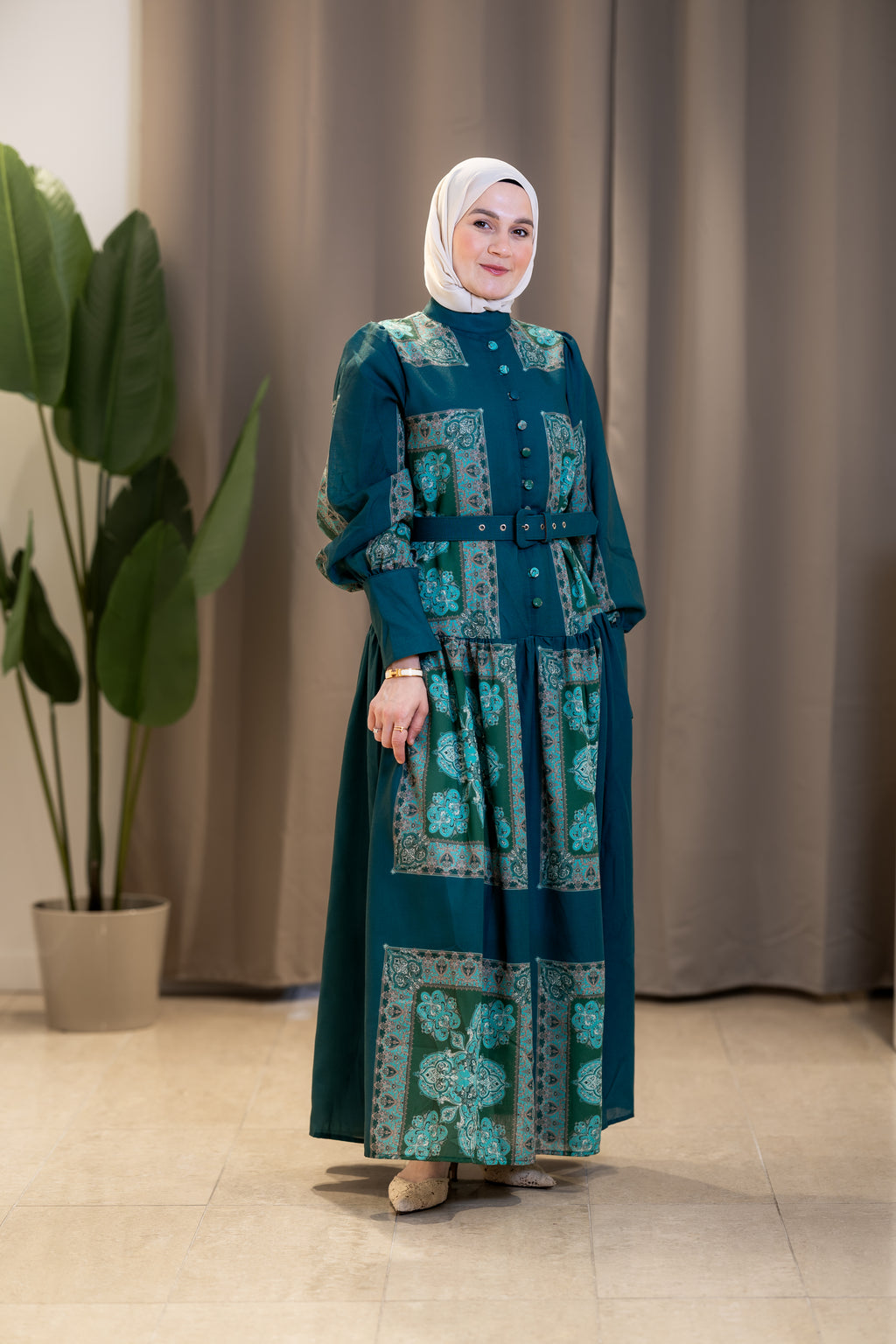 Robe longue ceinturée imprimé foulard vert émeraude