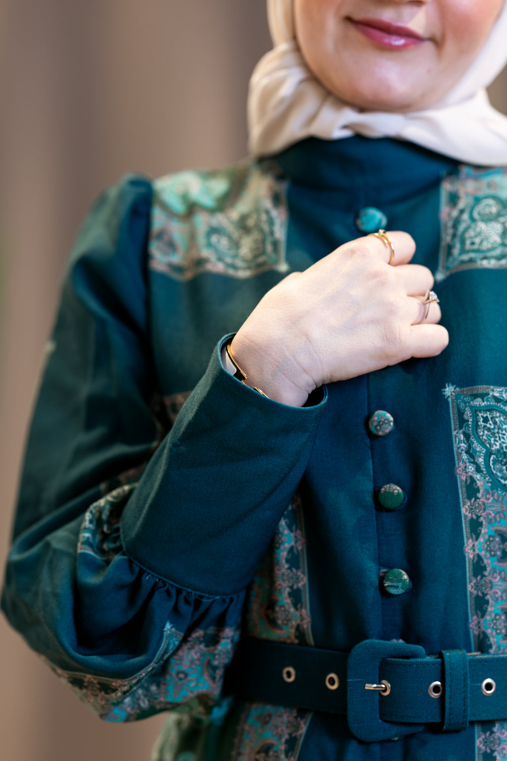 Robe longue ceinturée imprimé foulard vert émeraude