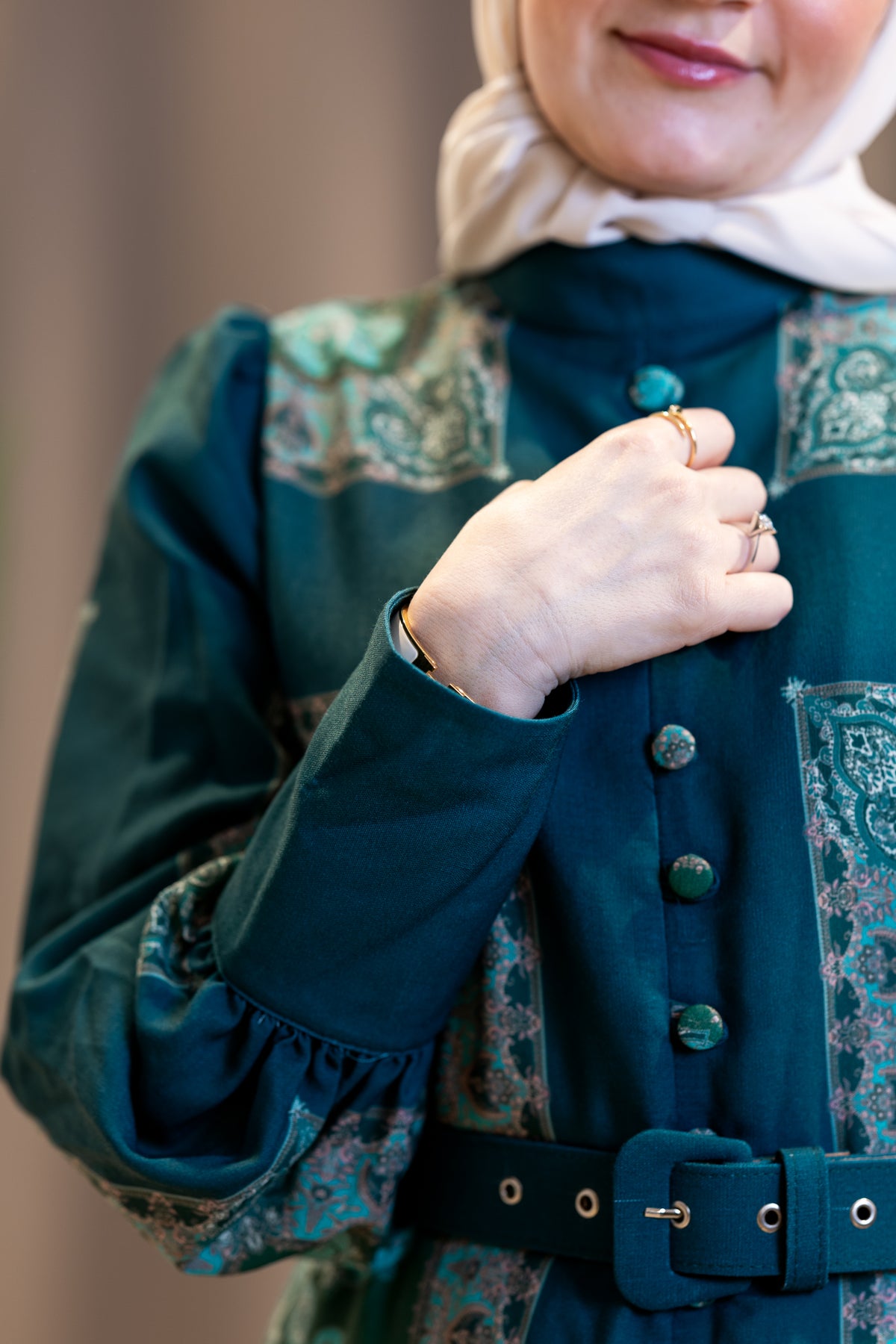 Robe longue ceinturée imprimé foulard vert émeraude