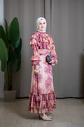 Robe longue fleurie à volants rose