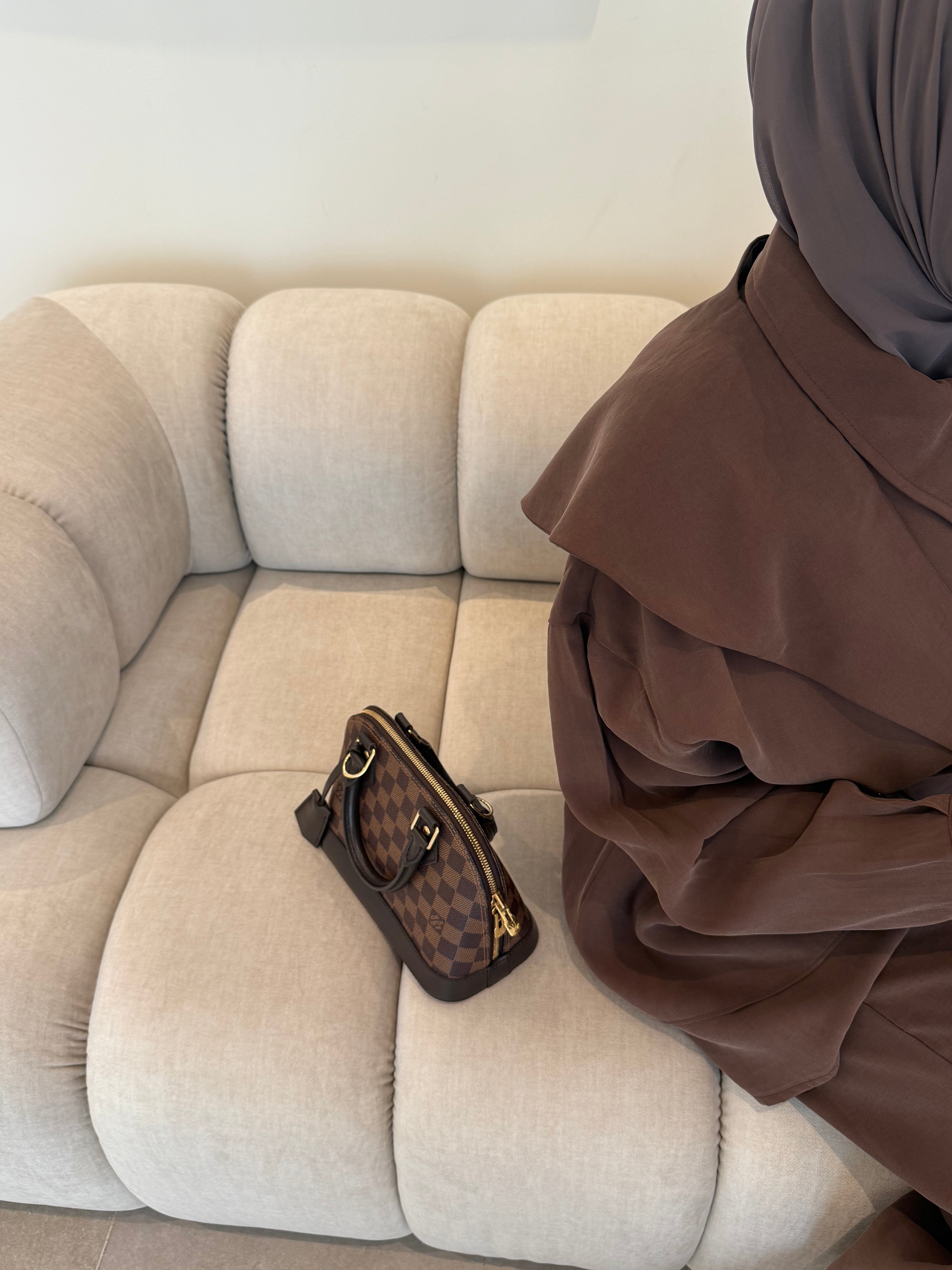 Ensemble à large col avec taille coulissée